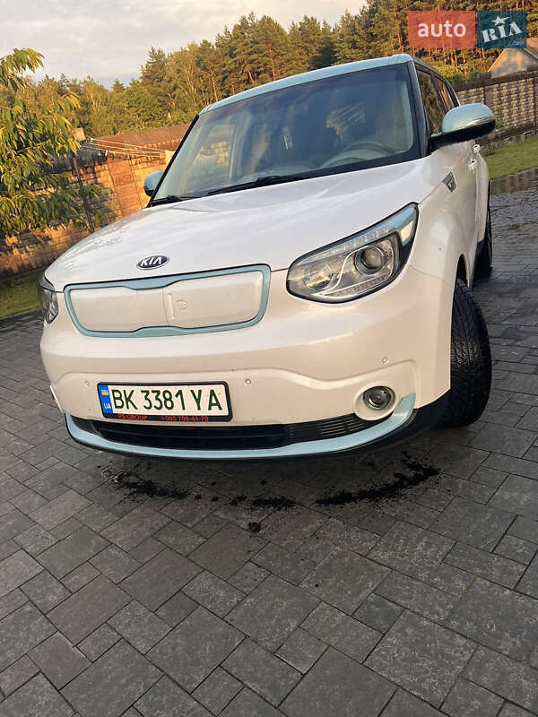 Внедорожник / Кроссовер Kia Soul 2015 в Костополе