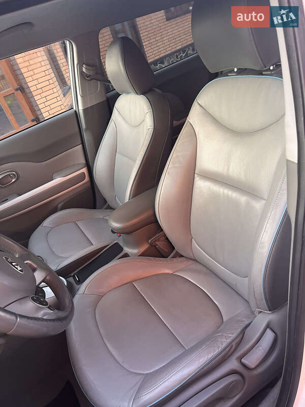 Внедорожник / Кроссовер Kia Soul 2015 в Костополе
