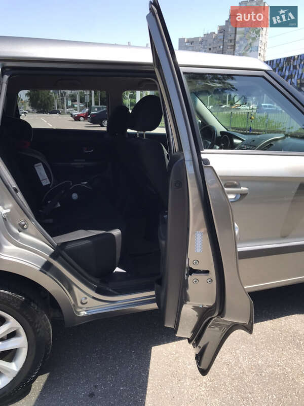Позашляховик / Кросовер Kia Soul 2013 в Харкові