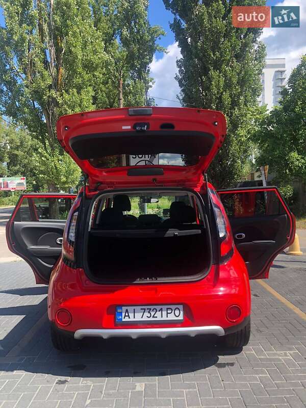 Позашляховик / Кросовер Kia Soul 2017 в Києві