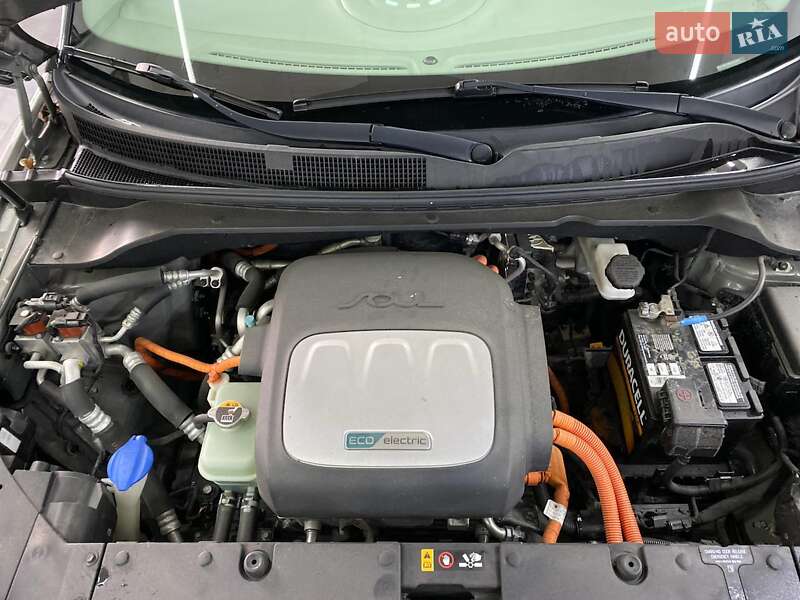 Позашляховик / Кросовер Kia Soul 2016 в Києві