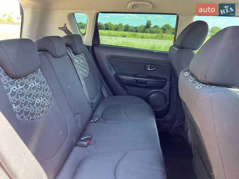 Внедорожник / Кроссовер Kia Soul 2010 в Карловке