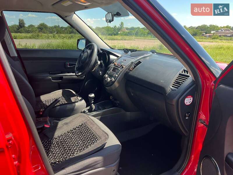 Внедорожник / Кроссовер Kia Soul 2010 в Карловке