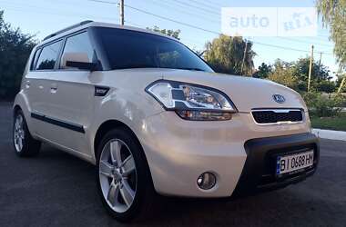 Позашляховик / Кросовер Kia Soul 2009 в Пирятині