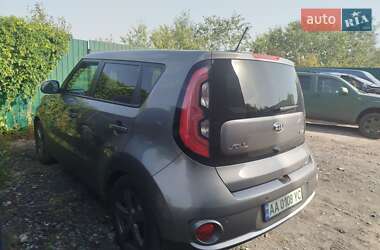 Позашляховик / Кросовер Kia Soul 2015 в 