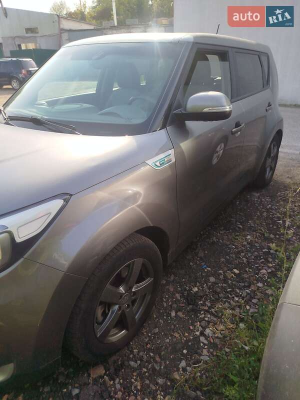 Позашляховик / Кросовер Kia Soul 2015 в Києві