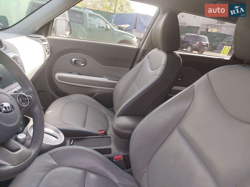Позашляховик / Кросовер Kia Soul 2015 в Києві