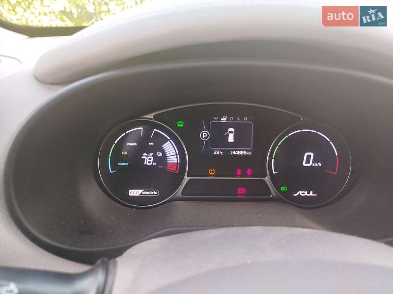 Позашляховик / Кросовер Kia Soul 2015 в Києві