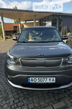 Позашляховик / Кросовер Kia Soul 2015 в Ужгороді