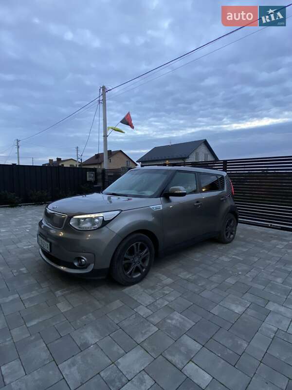 Позашляховик / Кросовер Kia Soul 2015 в Луцьку