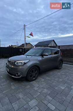 Позашляховик / Кросовер Kia Soul 2015 в Луцьку