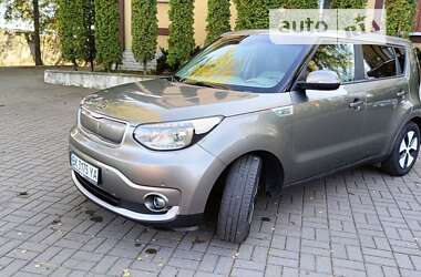 Позашляховик / Кросовер Kia Soul 2017 в Рівному