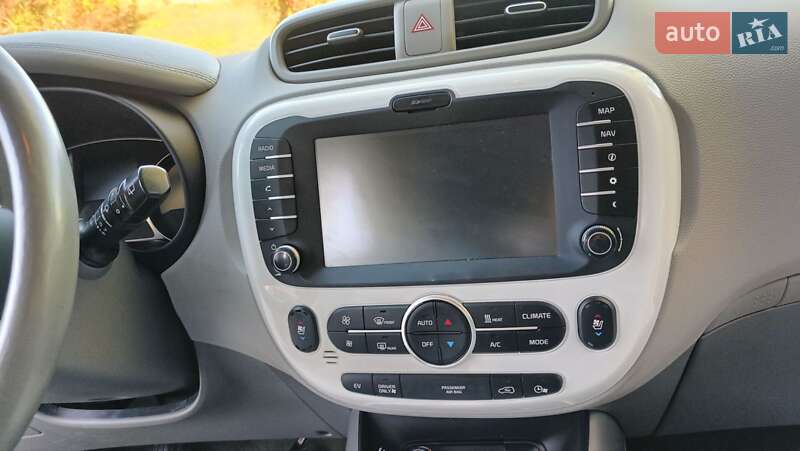 Позашляховик / Кросовер Kia Soul 2017 в Рівному