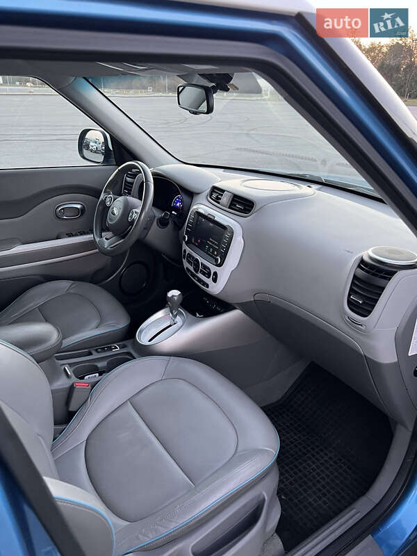 Позашляховик / Кросовер Kia Soul 2015 в Львові