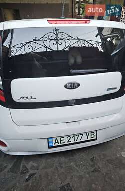 Позашляховик / Кросовер Kia Soul 2015 в Дніпрі