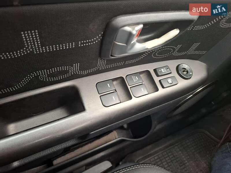 Внедорожник / Кроссовер Kia Soul 2013 в Черкассах