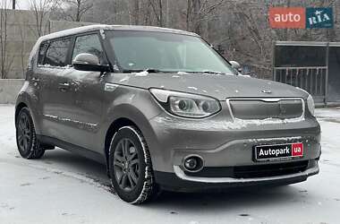 Позашляховик / Кросовер Kia Soul 2017 в Києві