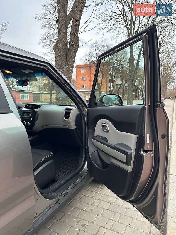 Внедорожник / Кроссовер Kia Soul 2014 в Могилев-Подольске