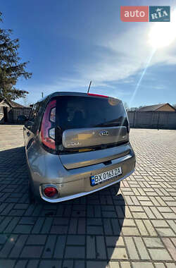 Внедорожник / Кроссовер Kia Soul 2015 в Изяславе