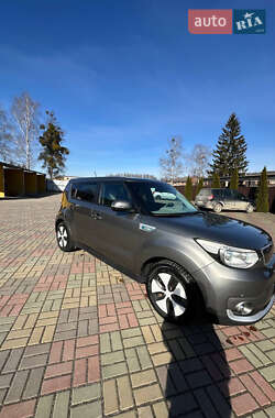 Внедорожник / Кроссовер Kia Soul 2015 в Изяславе