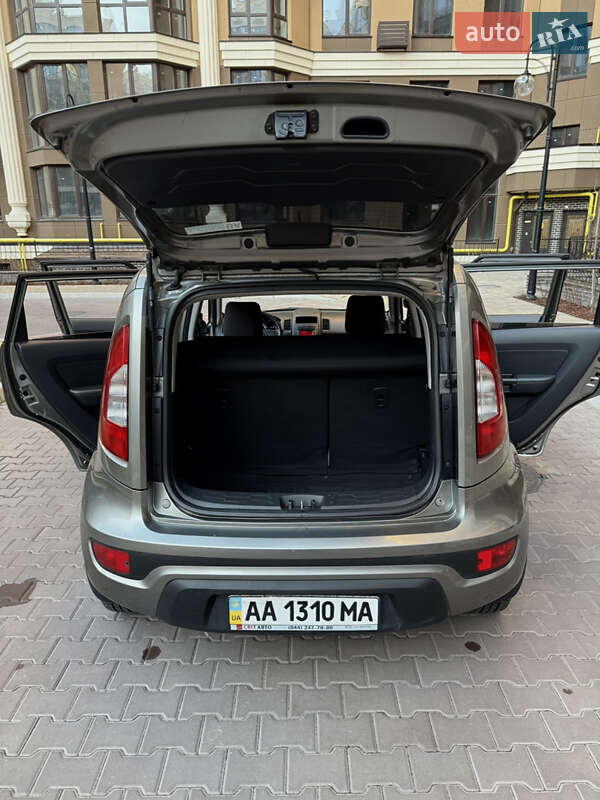 Позашляховик / Кросовер Kia Soul 2011 в Києві