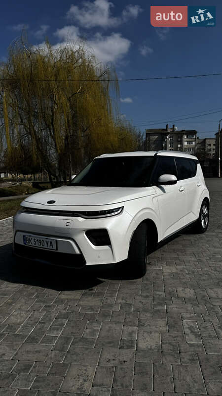 Позашляховик / Кросовер Kia Soul 2019 в 
