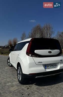 Позашляховик / Кросовер Kia Soul 2019 в 
