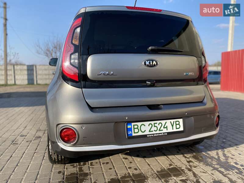Внедорожник / Кроссовер Kia Soul 2015 в Львове