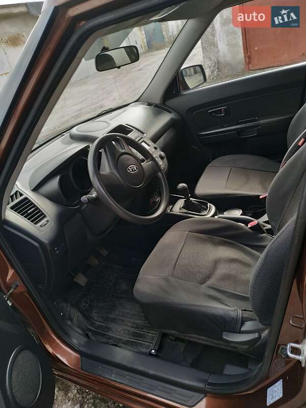 Внедорожник / Кроссовер Kia Soul 2012 в Каменском