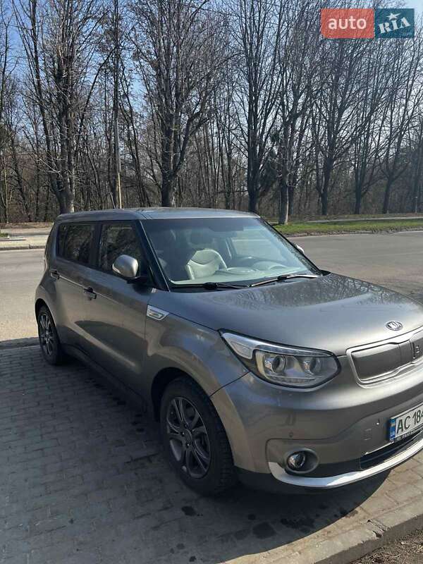 Позашляховик / Кросовер Kia Soul 2015 в Луцьку