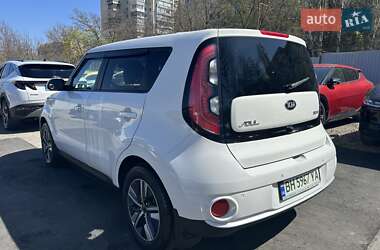 Внедорожник / Кроссовер Kia Soul 2016 в 