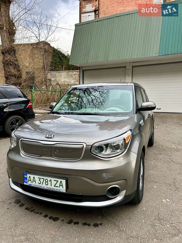 Внедорожник / Кроссовер Kia Soul 2016 в Киеве