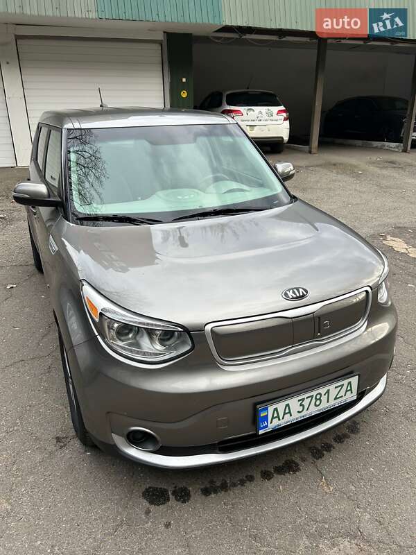 Внедорожник / Кроссовер Kia Soul 2016 в Киеве