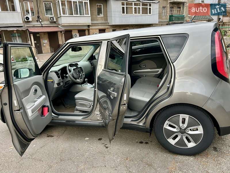 Внедорожник / Кроссовер Kia Soul 2016 в Киеве