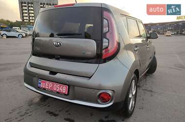 Позашляховик / Кросовер Kia Soul 2018 в 