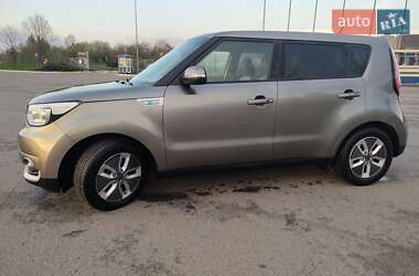 Позашляховик / Кросовер Kia Soul 2018 в 