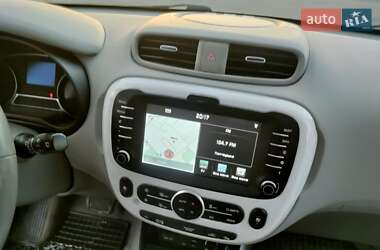 Позашляховик / Кросовер Kia Soul 2018 в 