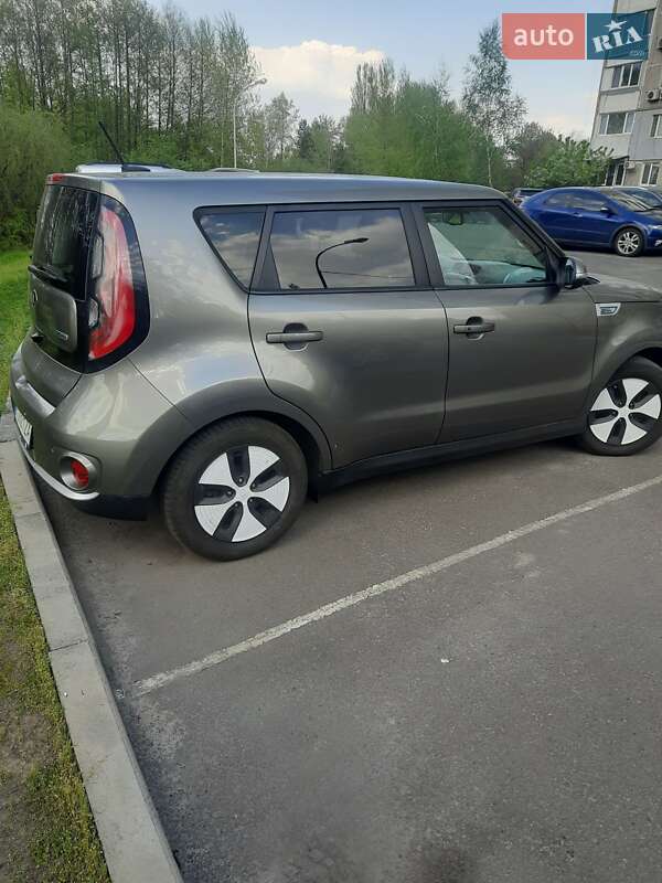 Позашляховик / Кросовер Kia Soul 2015 в Українці