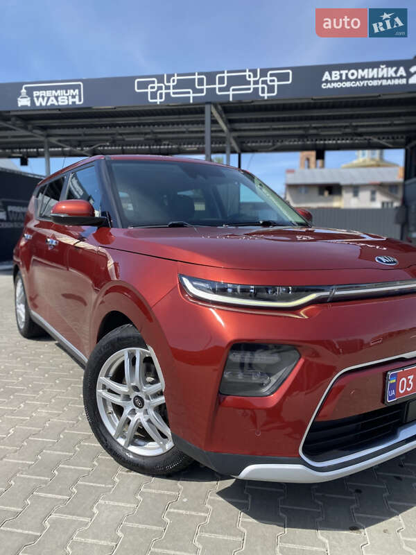 Позашляховик / Кросовер Kia Soul 2020 в 