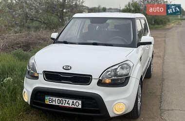 Позашляховик / Кросовер Kia Soul 2012 в 