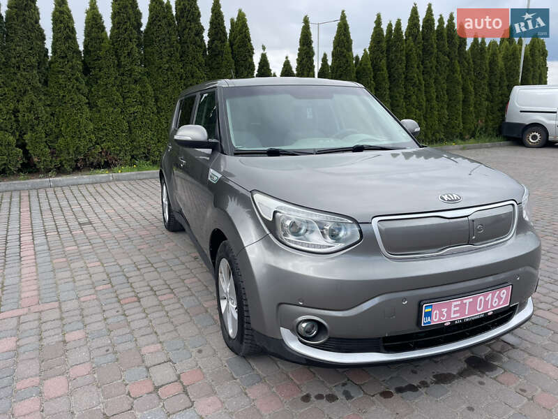 Позашляховик / Кросовер Kia Soul 2015 в Львові