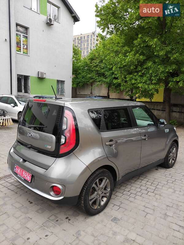Внедорожник / Кроссовер Kia Soul 2015 в Киеве