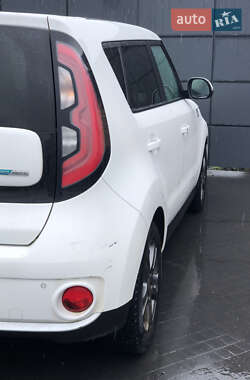 Внедорожник / Кроссовер Kia Soul 2016 в 