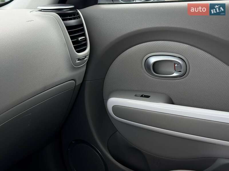Позашляховик / Кросовер Kia Soul 2014 в Рівному