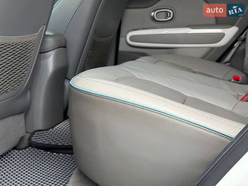 Позашляховик / Кросовер Kia Soul 2014 в Рівному