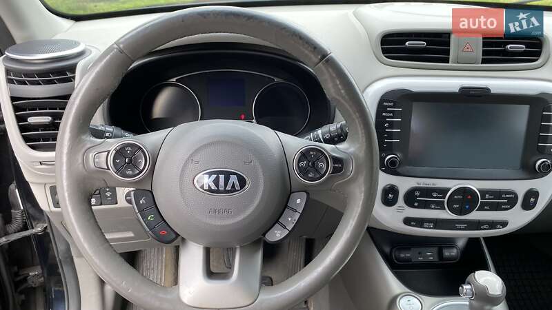 Внедорожник / Кроссовер Kia Soul 2016 в Киеве