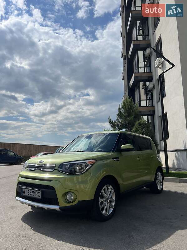 Позашляховик / Кросовер Kia Soul 2017 в Києві