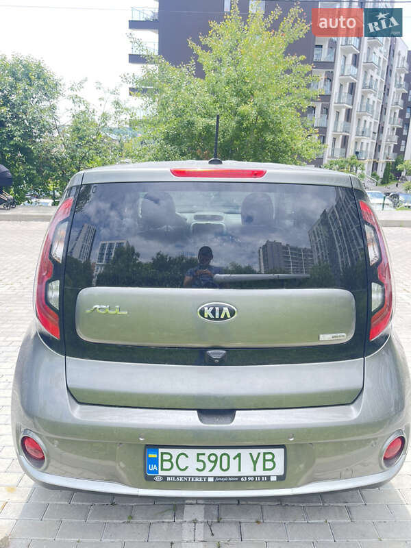 Позашляховик / Кросовер Kia Soul 2015 в Львові