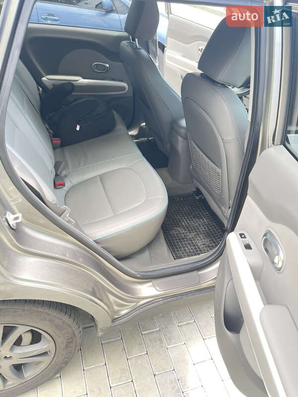 Позашляховик / Кросовер Kia Soul 2015 в Львові