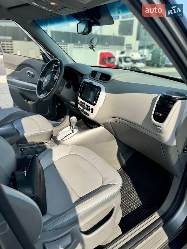 Позашляховик / Кросовер Kia Soul 2015 в Львові